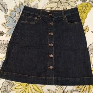 NWOT Gap dark denim button front skirt size 2